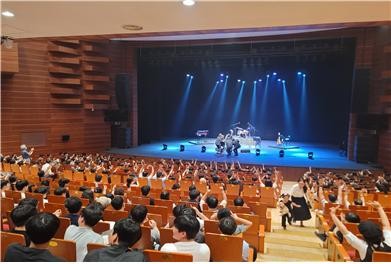 영남대학교 의과대학 동창회가 의과대학 개교 44주년을 맞아 '2023 건강한 사회 WITH YOU 힐링콘서트'를 개최했다. ⓒ프라임경제