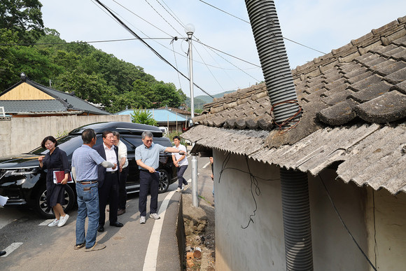 조근제 함안군수가 산인면 입곡지구 현장을 점검하고 있다. ⓒ 함안군