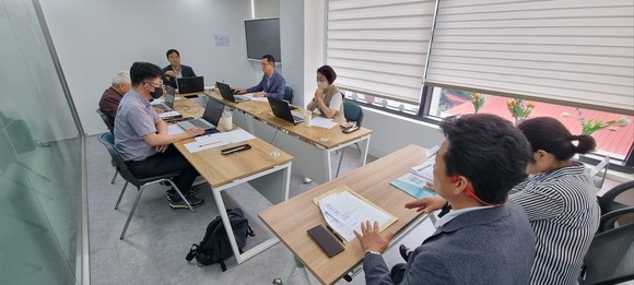 경기도 내 위기의 자영업자를 돕는 대표적 사업인 희망리턴패키지 경영개선 지원 사업화 면접 심사가 19일부터 시작됐다. 23일까지 개별 면접심사를 통해 최종 지원자를 확정한다. ⓒ 오렌지나무시스템