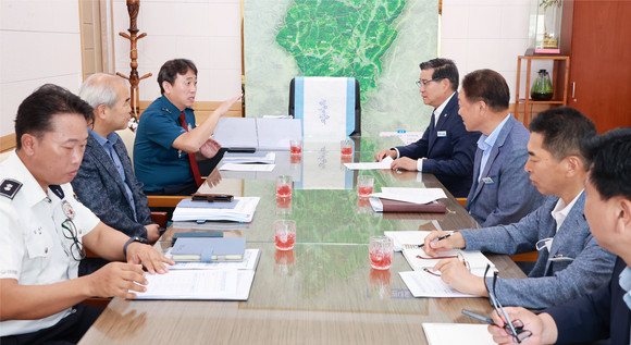 함양군과 함양경찰서가 교통사고 대책 간담회 개최하고 있다. ⓒ 함양군