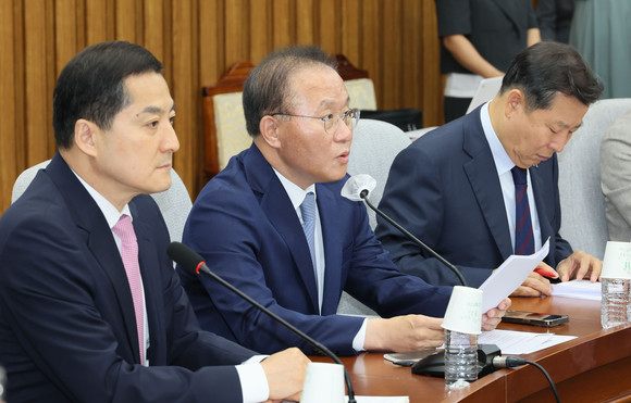 윤재옥 국민의힘 원내대표가 30일 오전 국회 원내대책회의에서 발언하고 있다. ⓒ 연합뉴스
