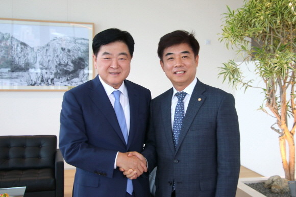 권오갑 HD현대 회장과 김병욱 국회의원. ⓒ 김병욱 의원실