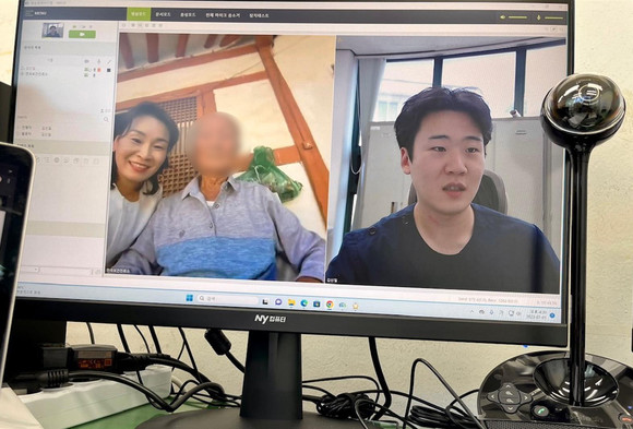 남해군이 의료취약계층 방문간호 원격진료를 시작하고 있다. ⓒ 남해군