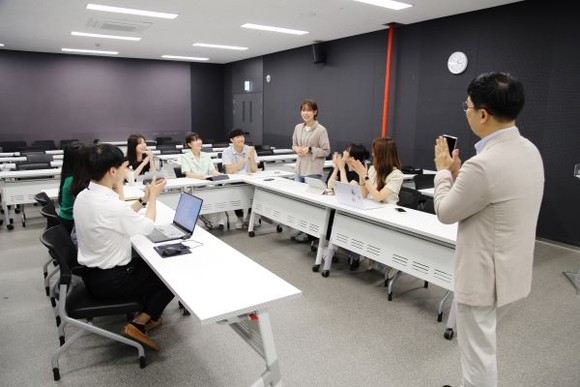 광주신세계는 전남대 재학생 3~4학년 대상으로 지난 6월26일부터 4주간 현장실습 교육을 운영 중에 있다. ⓒ 광주신세계