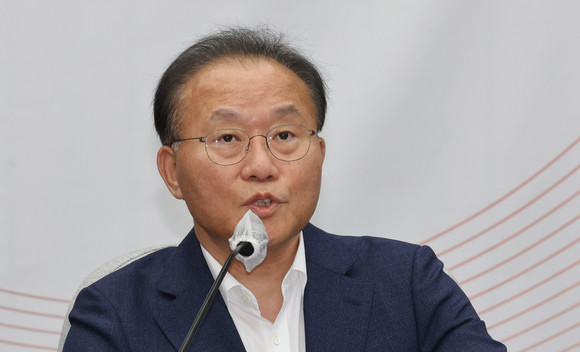 국민의힘 윤재옥 원내대표가 19일 오전 서울 여의도 국회에서 열린 원내대책회의에서 발언하고 있다. ⓒ 연합뉴스