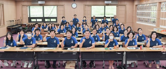 지난 25일 '2023 대백제전' 시민참여단 발대식을 개최 후 단체 기념촬영을 하고 있다. ⓒ 공주시