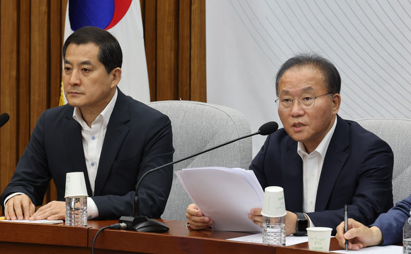 국민의힘 윤재옥 원내대표가 1일 오전 서울 여의도 국회에서 열린 원내대책회의에서 발언하고 있다. ⓒ 연합뉴스