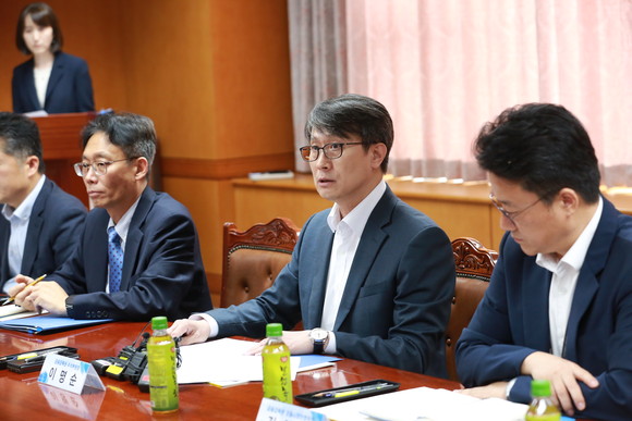 이명순 금융감독원 수석부원장이 3일 금융사 퇴직연금 담당 인원 15명과 간담회를 개최했다. ⓒ 금융감독원