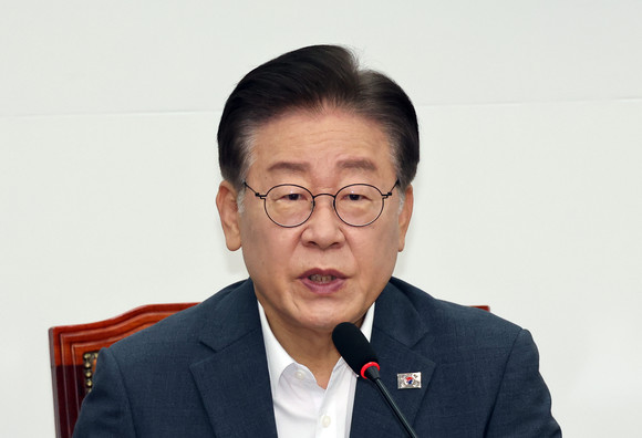 경찰이 이재명 더불어민주당 대표에 대한 살해·폭발물 테러 예고 메일과 관련해 수사에 나섰다. ⓒ 연합뉴스