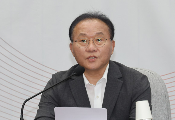 국민의힘 윤재옥 원내대표가 11일 오전 서울 여의도 국회에서 열린 원내대책회의에서 발언하고 있다. ⓒ 연합뉴스
