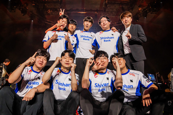 챔피언스 그룹 스테이지를 조 1위로 통과한 DRX. ⓒ 라이엇 게임즈 이스포츠