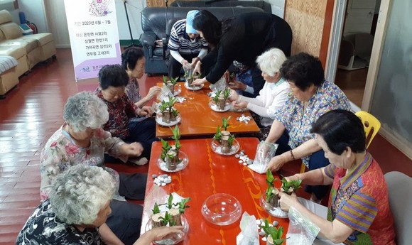 마을 어르신 대상 치유농업 프로그램 운영 모습. ⓒ 논산시