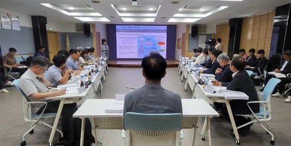 하동군이 갈사만산업단지 활성화 연구용역 최종 보고회를 열고 있다. ⓒ 하동군