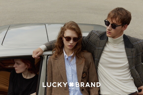 CJ온스타일이 아메리칸 헤리티지 패션 브랜드 '럭키브랜드'와 단독 라이선스 계약을 체결하고 신규 브랜드 '럭키브랜드 RTW'를 론칭한다. © CJ온스타일