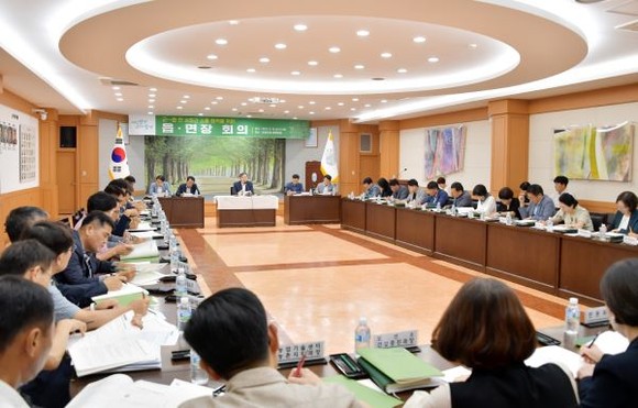 지난 13일 이병노 군수 주재로 군 간부 공무원과 읍면장이 참석한 가운데 회의를 개최했다. ⓒ 담양군