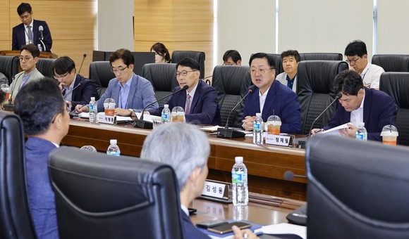 이장우 대전시장은 15일 한국지질자원연구원을 방문해 양 기관은 지속적으로 소통하고 협력을 강화해 나가기로 했다. ⓒ 대전시