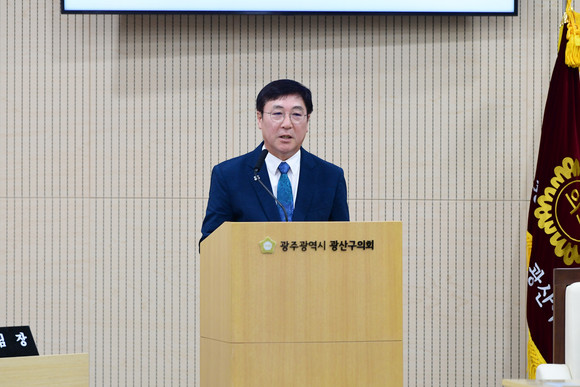 정재봉 광산구의원이 19일 제282회 광산구의회 임시회 제2차 본회의에서 5분 자유발언을 통해 '광산구 용역관리의 합리적인 시행방안 마련'을 촉구했다. ⓒ 광산구의회