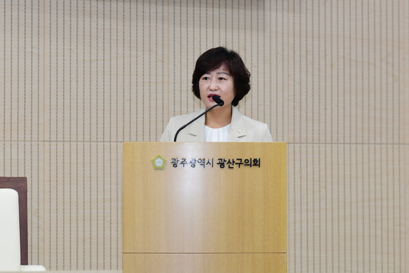 한윤희 광산구의원이 19일 제282회 광산구의회 임시회 제2차 본회의에서 5분 자유발언을 통해 '지역 기후 위기 대응 및 탄소 배출 감축 방안'에 대한 의견을 개진했다. ⓒ 프라임경제