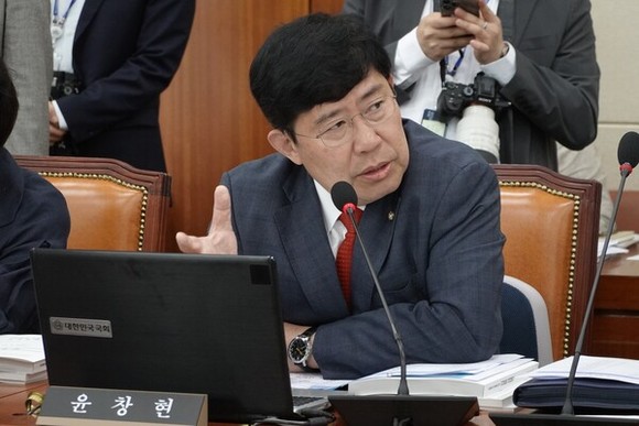 윤창현 의원실이 금감원으로부터 제출받은 자료에 따르면 대형보험사 6곳이 4년간 납부한 장애인 고용부담금은 186억원이다. ⓒ 의원실
