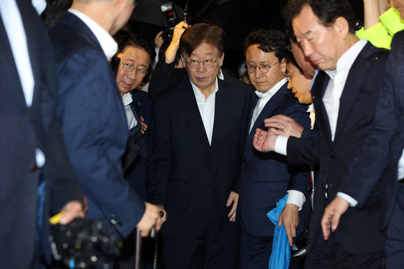 서울중앙지법이 27일 이재명 더불어민주당 대표에 대한 구속 전 피의자 심문 뒤 검찰이 청구한 구속영장을 기각했다. ⓒ 연합뉴스
