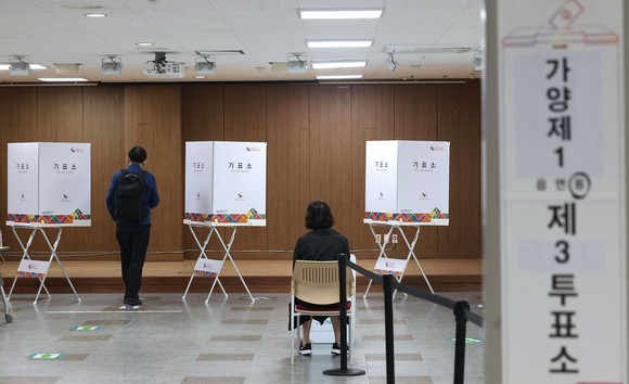 11일 서울 강서구청장 보궐선거 본투표가 시작됐다. ⓒ 연합뉴스