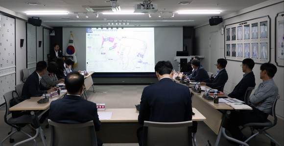 지난 6일 시의회 대회의실에서 '오가낭뜰 체육공원' 전환 추진협의체 회의 모습. ⓒ 의회사무국