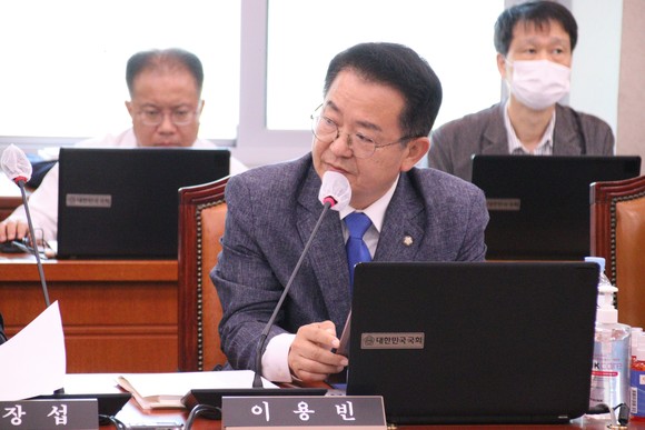 이용빈 의원(광주 광산구 갑)이 산중위 국정감사에서 질의하고 있다. ⓒ 프라임경제