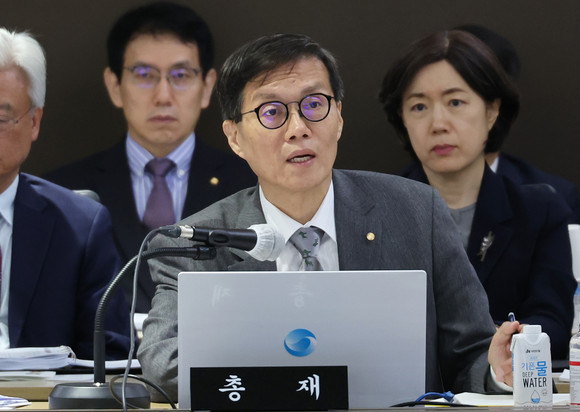 23일 국회 기획재정위원회의 한국은행 국정감사에서 답변하는 이창용 총재. ⓒ 연합뉴스