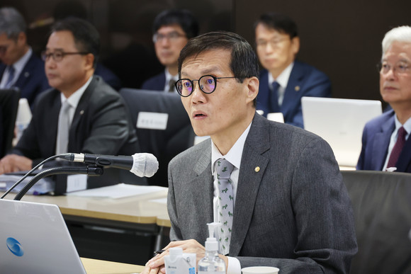 23일 열린 국회 기획재정위원회 국정감사에서 답변하는 이창용 총재. ⓒ 연합뉴스