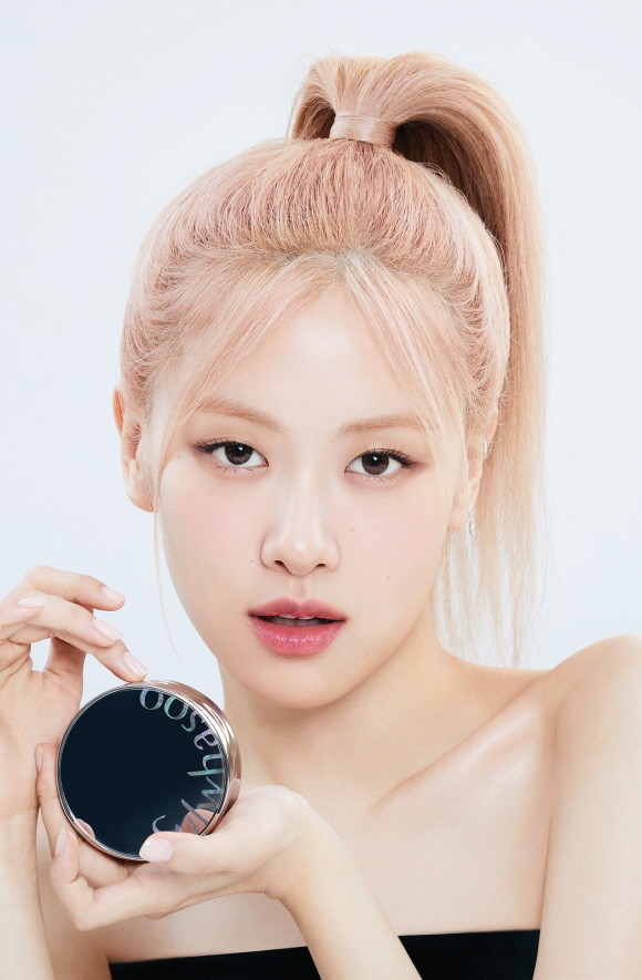 설화수가 '퍼펙팅 쿠션'과 '퍼펙팅 쿠션 에어리'를 새롭게 출시한다. © 아모레퍼시픽