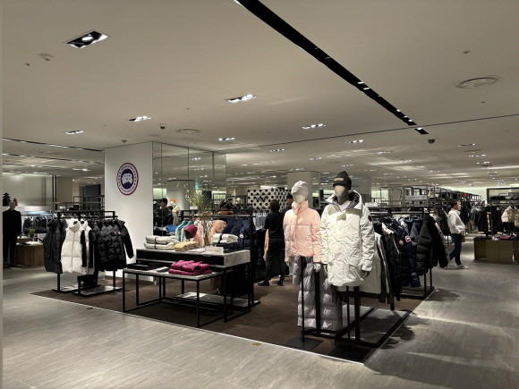 갤러리아백화점이 17일부터 다음달 3일까지 겨울 세일을 진행한다. © 갤러리아백화점