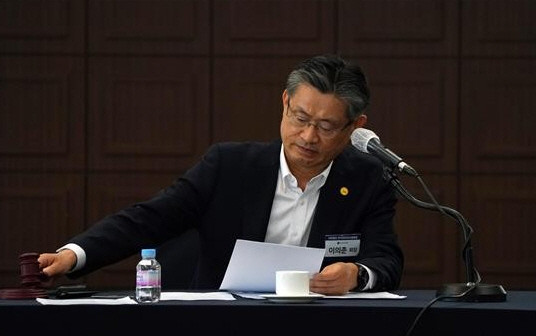한국인터넷신문협회는 지난달 30일 한국프레스센터에서 비상총회를 열어 포털 다음의 검색 결과 기본값에서 검색 제휴 언론사를 배제한 결정에 대해 향후 대응 방향과 비상대책위원회 구성 등 구체적인 대응책을 의결했다. Ⓒ 한국인터넷신문협회