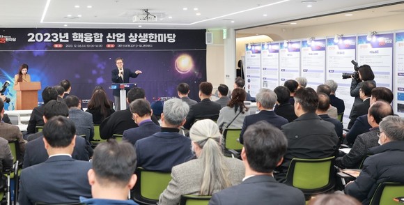 이석봉 경제과학부시장이 6일 대전지역 핵융합 산업 육성 상호 협력하기로 약속했다. ⓒ 대전시