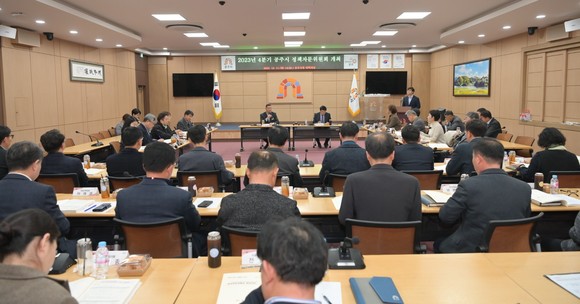 지난 11일 시청 대백제실에서 정책자문위원회 회의 개최 모습. ⓒ 공주시