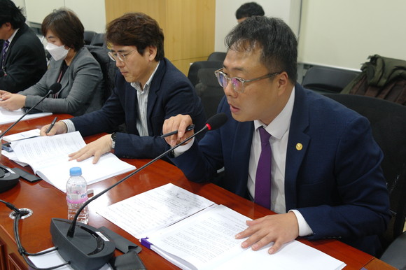토론자로 참석한 이종엽 프라임경제 대표가 발언하고 있다. ⓒ 프라임경제