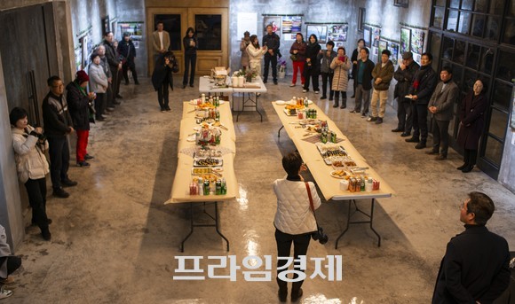 백승휴 사진작가의 힐링 공간 빽방앗간이 새롭게 개장식 모습. ⓒ 프라임경제