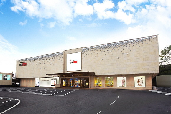 신라면세점의 올해 3분기 매출액 8451억원을 기록하며 롯데면세점 매출을 앞질렀다. © 호텔신라