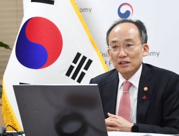 추경호 부총리 겸 기획재정부 장관이 20일 서울 종로구 정부서울청사에서 화상 회의를 하고 있다. ⓒ 기획재정부