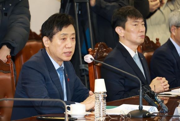 김주현(왼쪽) 금융위원회 위원장과 이복현 금융감독원장. ⓒ 금융위원회