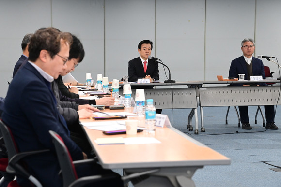 진주시가 우주항공·미래항공산업육성 기본계획 수립 용역 보고회를 개최하고 있다. ⓒ 진주시