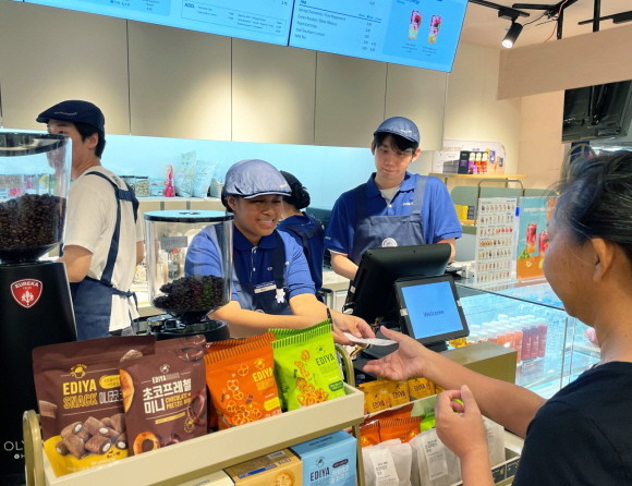 이디야커피가 22일 해외 가맹 1호점이자 3900호점 '괌 마이크로네시아몰점'을 오픈한다. © 이디야커피