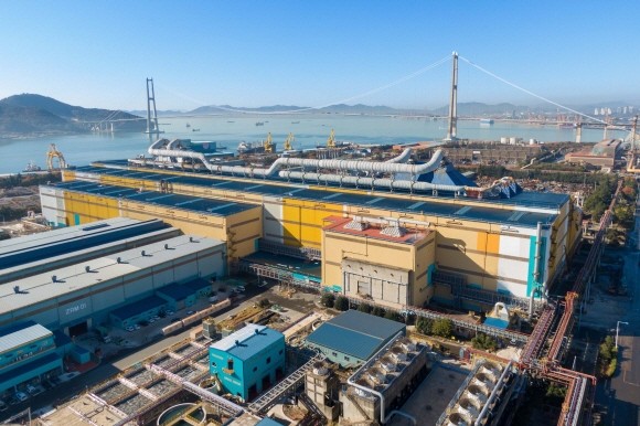 포스코가 지난달 29일 광양제철소에 고효율 친환경 전기강판 공장을 준공했다. 포스코는 2024년 말까지 포항제철소와 합쳐 연산 40만톤 Hyper NO 생산체제를 구축해 국내 고객사 수급 차질 우려를 해소시킨다는 계획이다. ⓒ 포스코