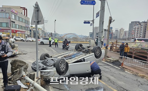 한 도로에서 발생한 교통사고 현장 모습. ⓒ 프라임경제