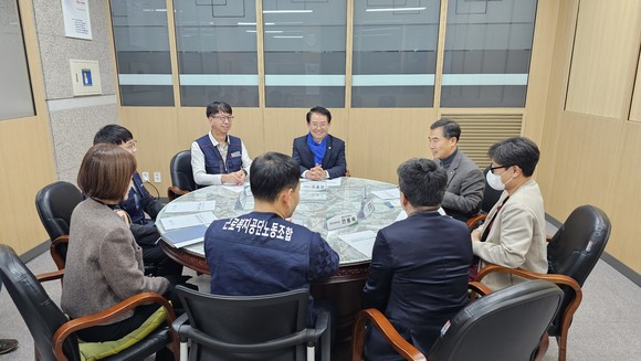 24일 이용빈 의원이 근로복지공단 광주지역본부노조와 간담회를 갖고 광주남부지사 신설에 대해 논의했다. ⓒ 프라임경제