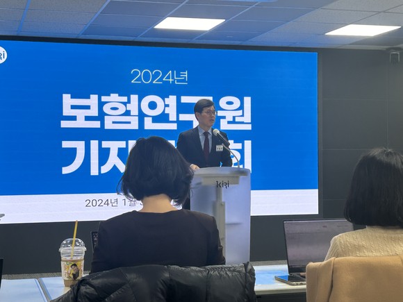 안철경 보험연구원장이 기자간담회에 참석해 발언하고 있다. = 전대현 기자