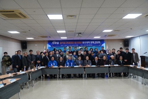 홍익표 더불어민주당 원내대표가 여수를 방문해 지역현안 간담회를 개최했다. ⓒ 의원사무실