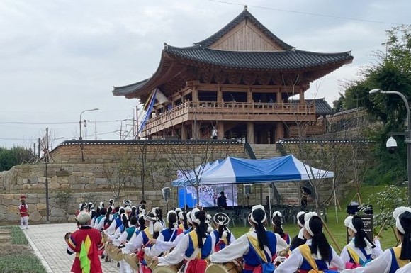 광주 대표 누각 '희경루'가 지난해 9월157년 만에 중건됐다. ⓒ 광주광역시