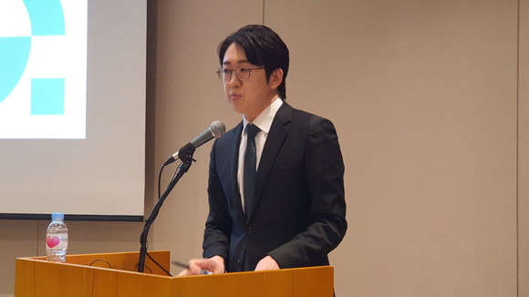 공경철 엔젤로보틱스 대표이사가 12일 열린 기자간담회에서 프레젠테이션을 진행 중인 모습. = 박기훈 기자