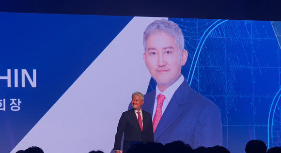 신재호 카네 회장이 램킨 그립에 대해 설명하고 있다. = 김경태 기자