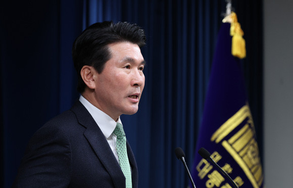 대통실이 18일 황상무 시민사회수석의 '언론인 회칼 테러' 논란과 관련해 입장문을 밝혔다. ⓒ 연합뉴스